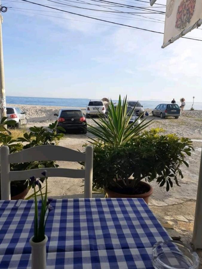 Anxhelos Hotel Himare Buitenkant foto