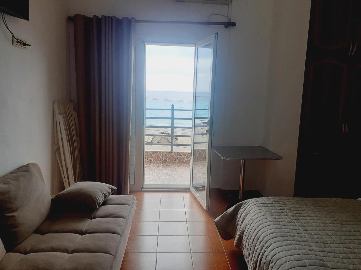 Anxhelos Hotel Himare Buitenkant foto