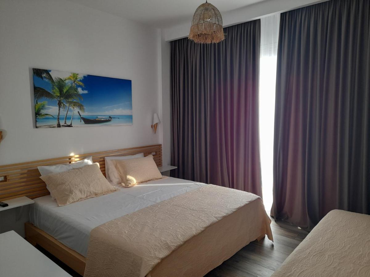 Anxhelos Hotel Himare Buitenkant foto