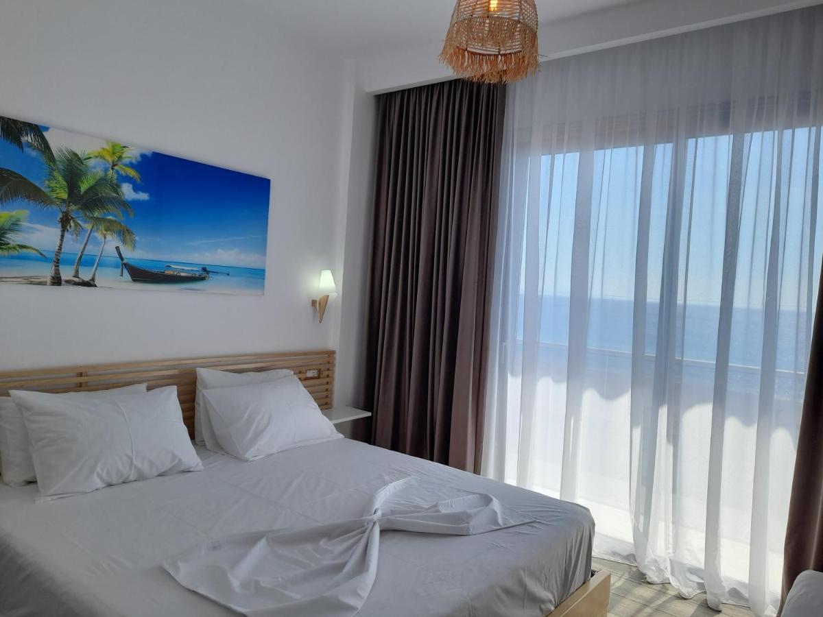 Anxhelos Hotel Himare Buitenkant foto