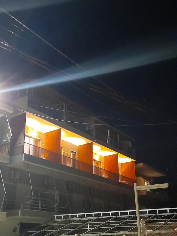 Anxhelos Hotel Himare Buitenkant foto