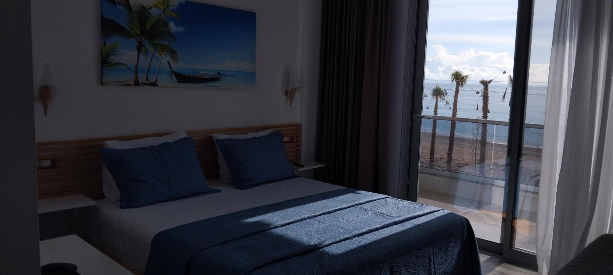 Anxhelos Hotel Himare Buitenkant foto