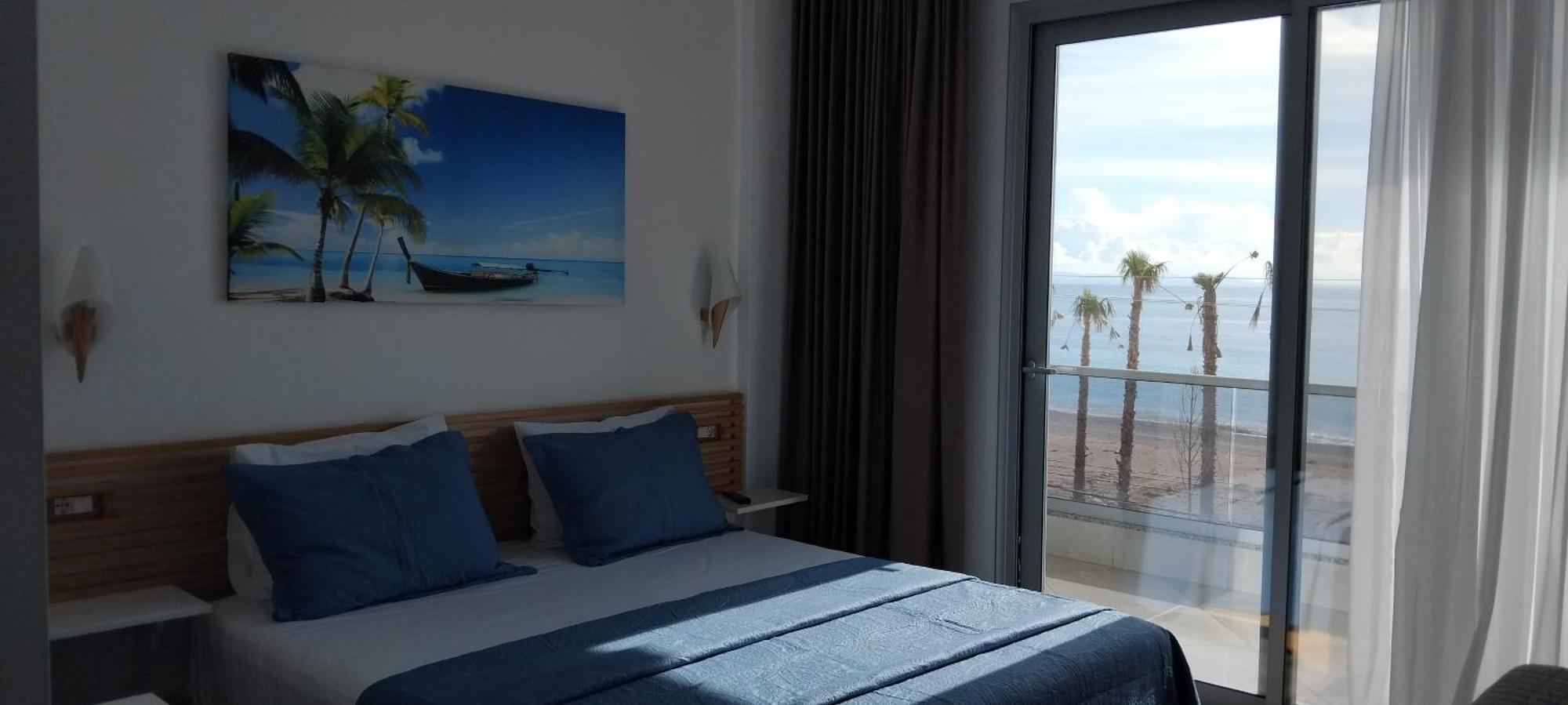 Anxhelos Hotel Himare Buitenkant foto