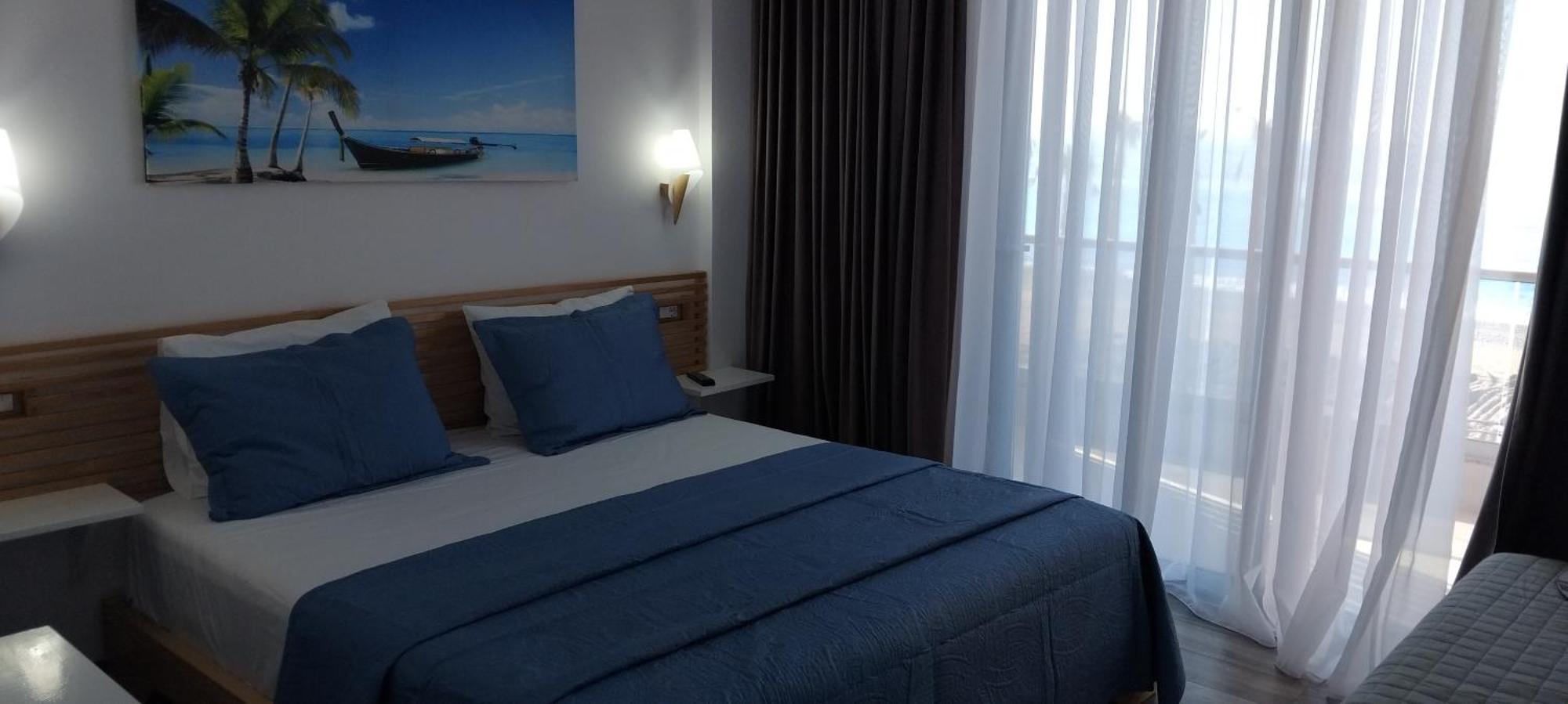 Anxhelos Hotel Himare Buitenkant foto