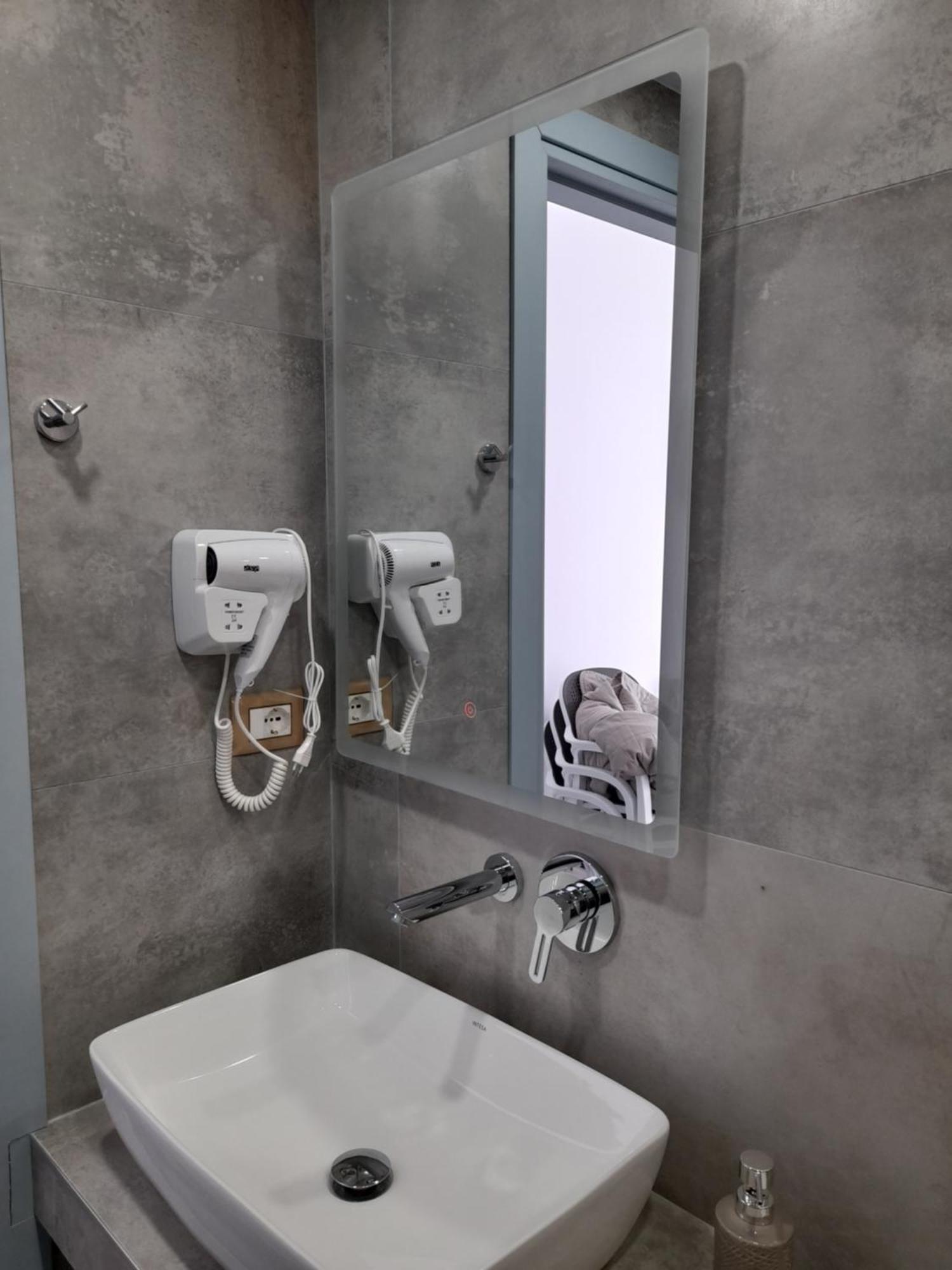 Anxhelos Hotel Himare Kamer foto